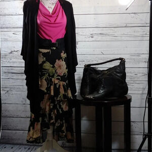 Maxi length flowerd skirt